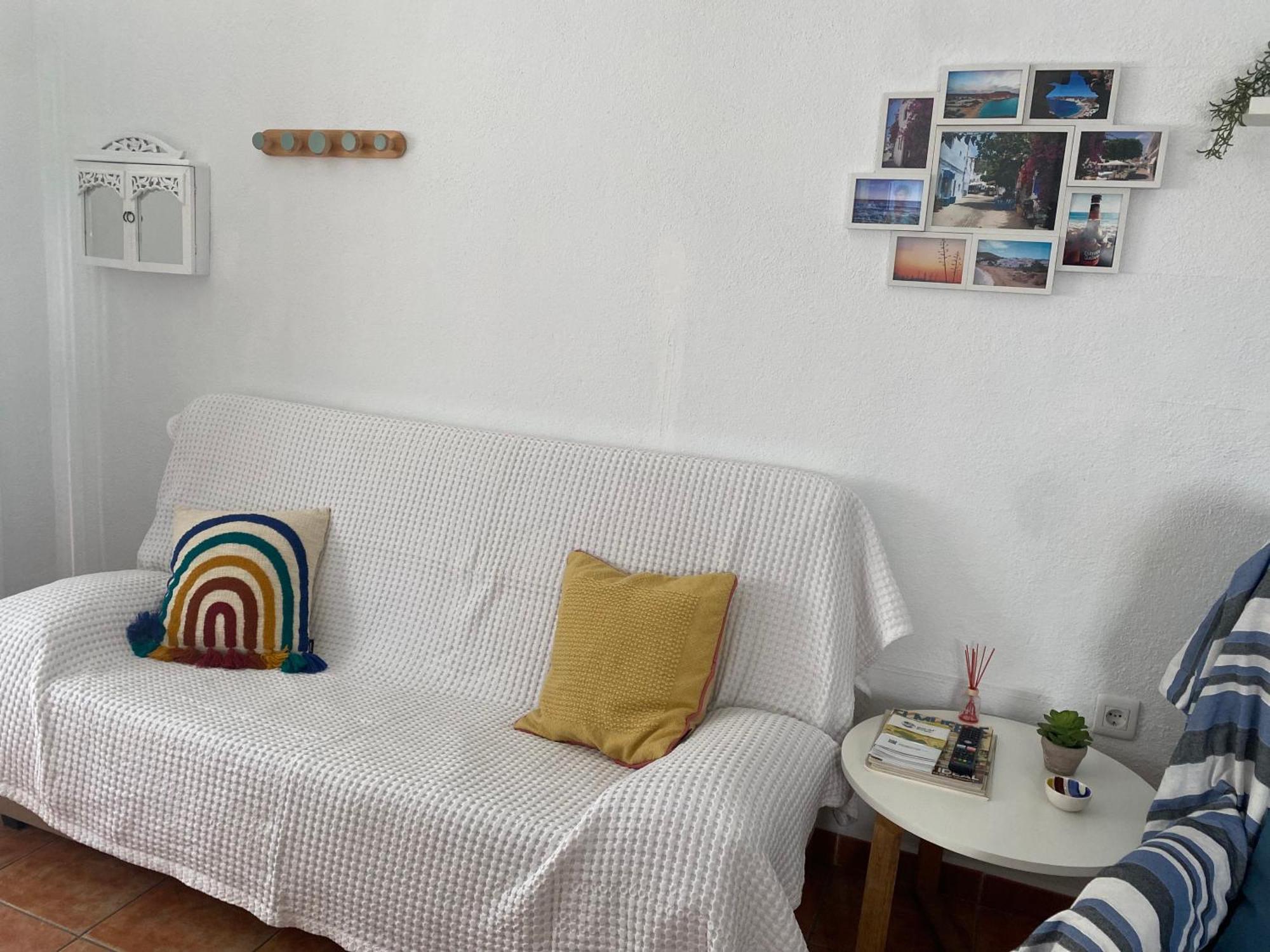Casa Del Pez Vivienda A Pie De Calle En Agua Amarga A 250 Metros De La Playa Екстериор снимка